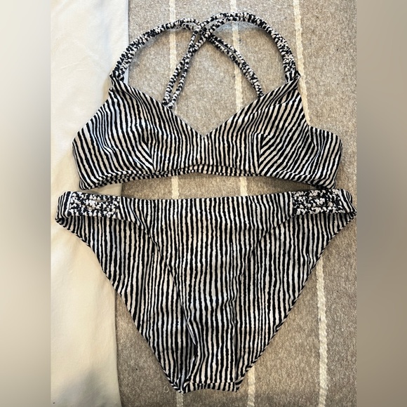 Volcom Stripe Away bikini set - Picture 1 of 2